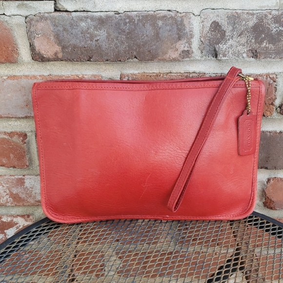 Vintage Coach Red Leather Clutch Portfolio Wristlet Classic New York 70s USA